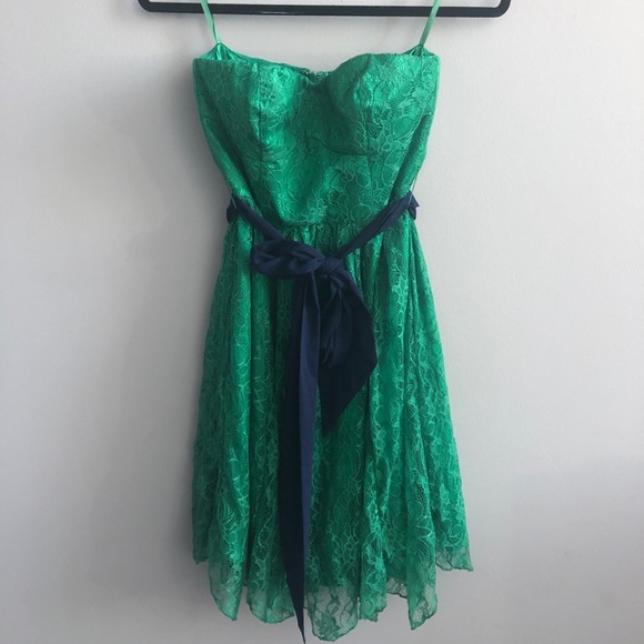 strapless lace green dress from urban outfitters. - Picture 1 of 1